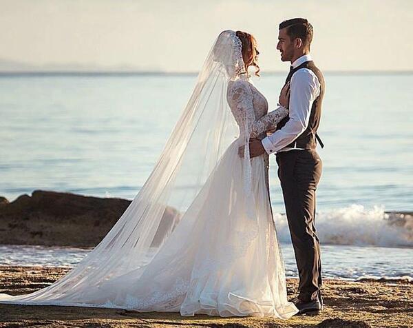 عکس زهرا دژوان با لباس عروس