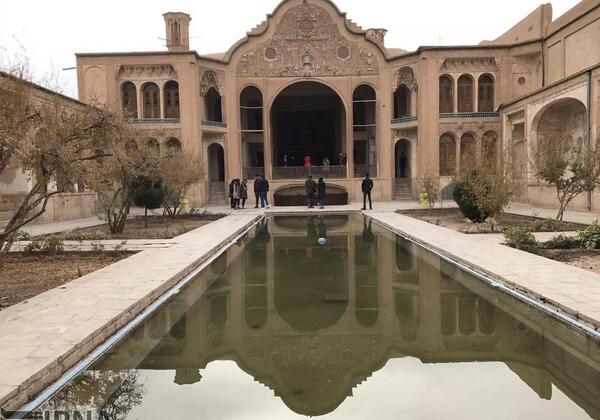 عکس زهره بروجردی