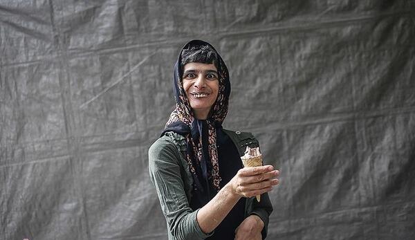 عکس روز معلولین ذهنی دختر