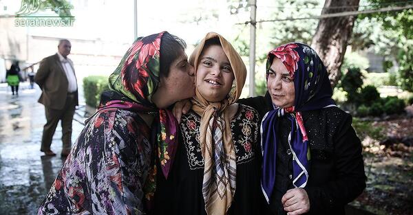 عکس روز معلولین ذهنی دختر
