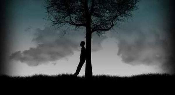 عکس پسر تنها در شب