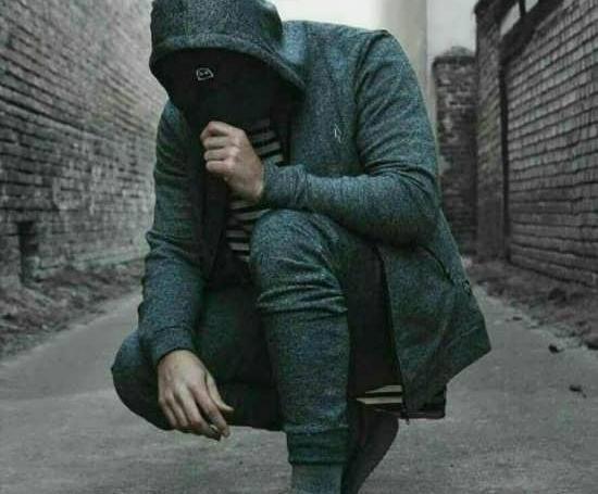 عکس پسر نیمرخ