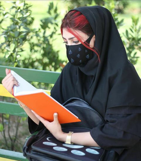 عکس دخترونه طبیعی با ماسک