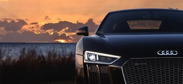 عکس ماشین آئودی قرمز