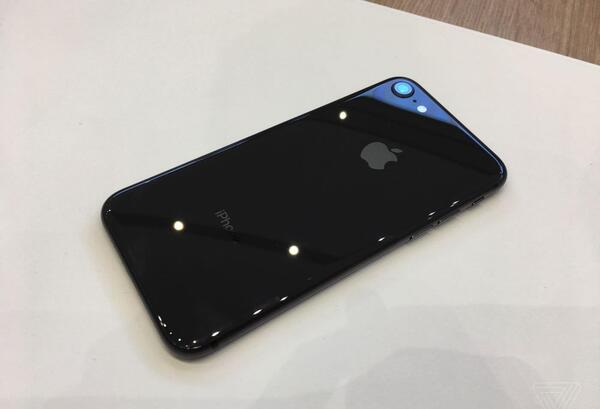عکس اپل آیفون 8