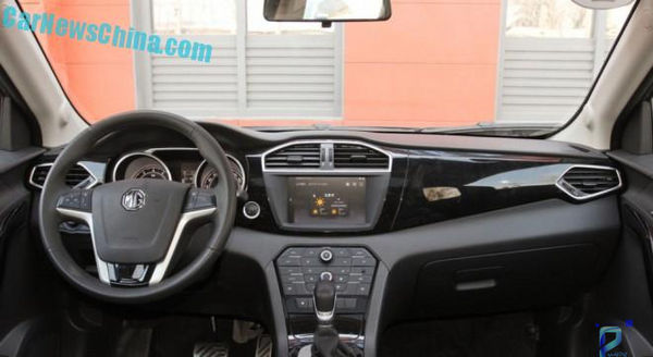 عکس ام جی شاسی بلند