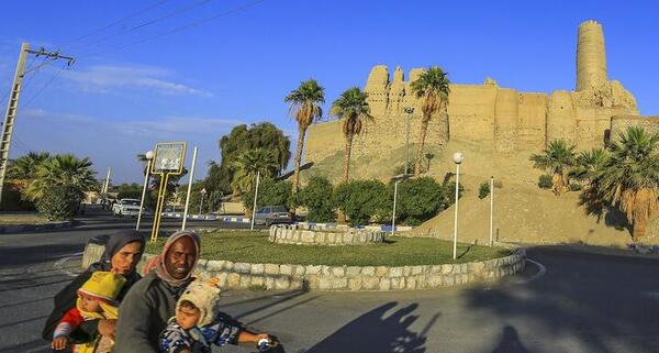 عکس نمایندگی ایران خودرو منوجان