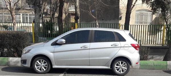 عکس بایک سابرینا هاچ بک