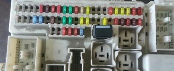 عکس جعبه فیوز برلیانس h330