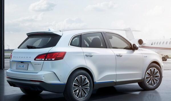 عکس و مشخصات فنی بورگوارد bx7