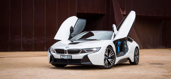 عکس بی ام و i8
