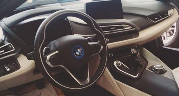 عکس بی ام و i8 در تهران