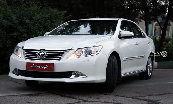 عکس تویوتا اریون 2013