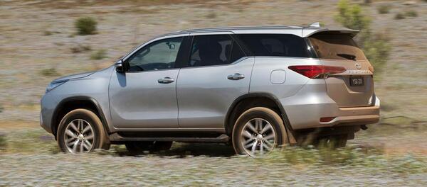 عکس تویوتا فورچونر 2016