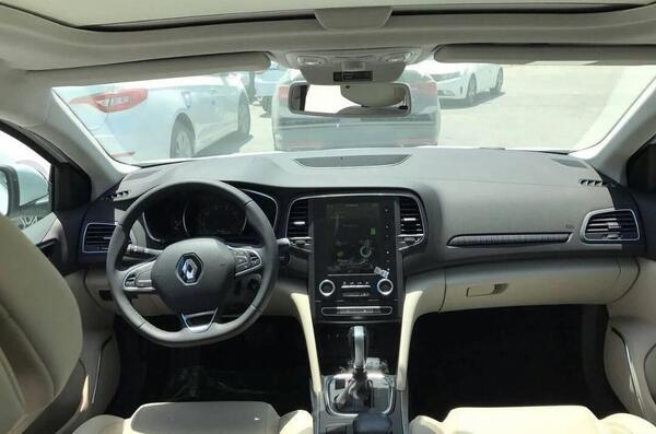 عکس رنو مگان شاسی بلند