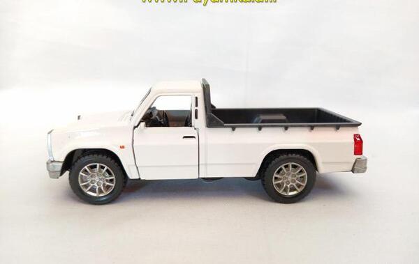 عکس نیسان زامیاد سفید