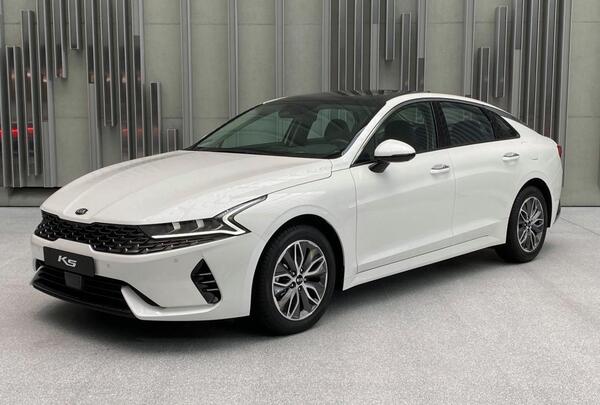 عکس کیا اپتیما 2020