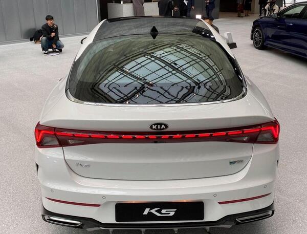 عکس کیا اپتیما 2020