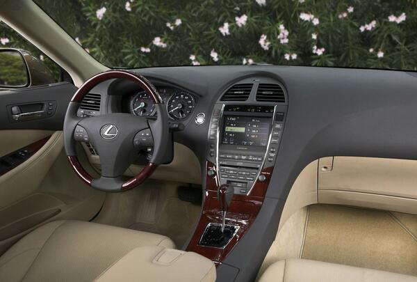 عکس داخل لکسوس es350