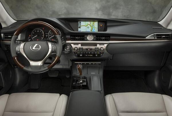 عکس داخل لکسوس es350
