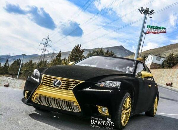عکس ماشین لکسوس صورتی