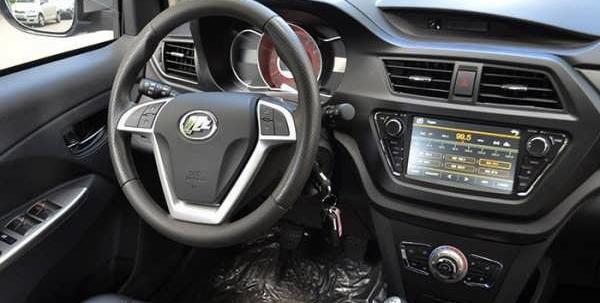عکس داخل لیفان x50