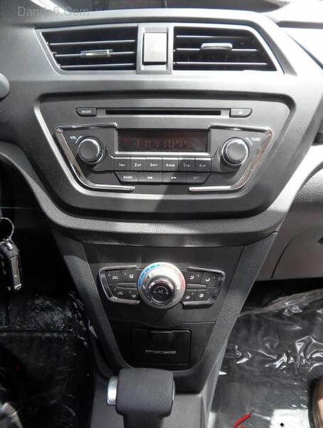 عکس داخل لیفان x50