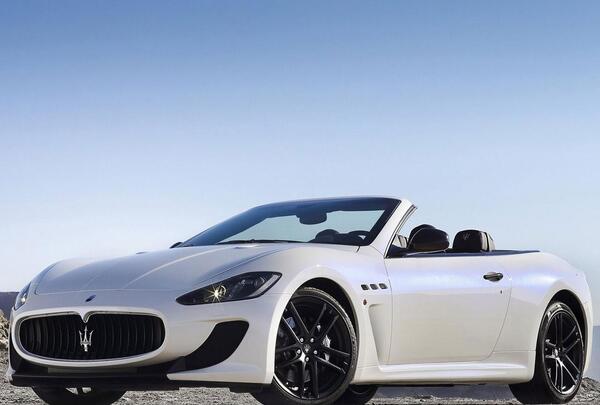 عکس مازراتی بدون سقف