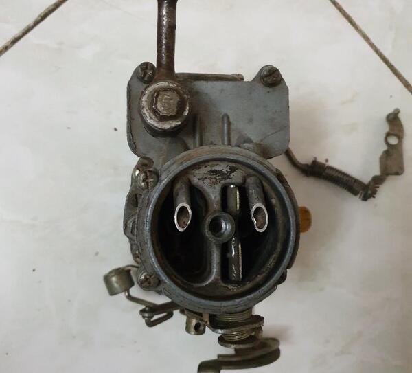 عکس کاربراتور مزدا ۱۶۰۰