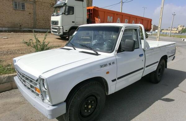 عکس مزدا نیسان