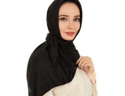 عکس روسری ساتن مشکی ساده