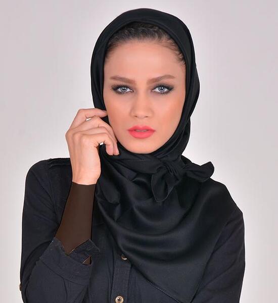 عکس روسری ساتن مشکی ساده