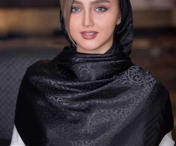 عکس روسری ساتن مشکی ساده