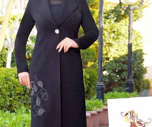 عکس مانتو ساده مشکی شیک