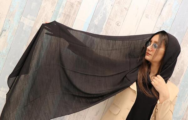 عکس شال مشکی ساده
