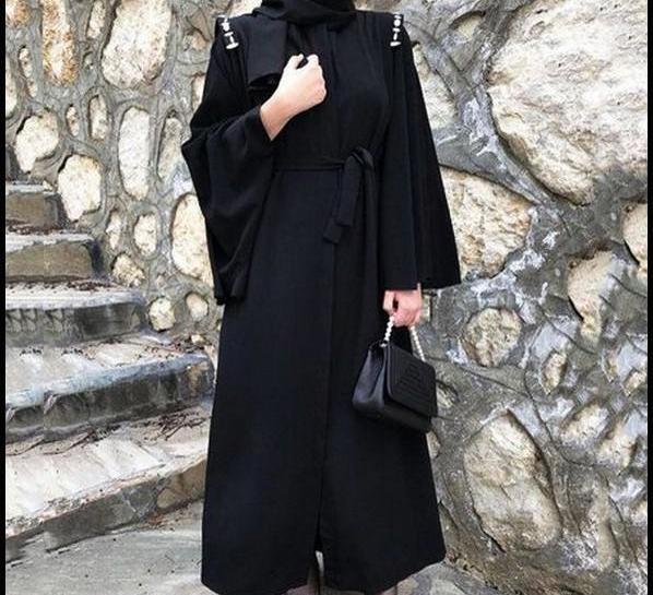 عکس مانتو مشکی ساده و شیک