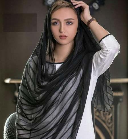 عکس مدل بستن شال مشکی ساده
