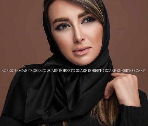 عکس مدل بستن شال مشکی ساده