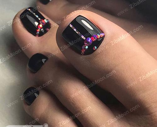 عکس پا با لاک مشکی ساده