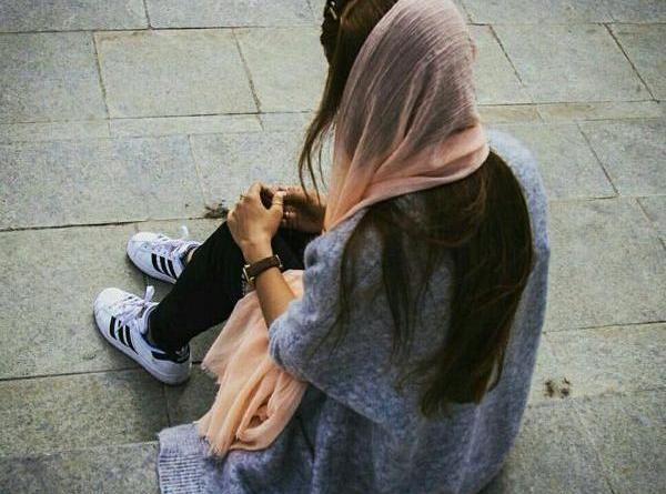 عکس ژست های دخترونه برای پروفایل