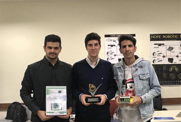 عکس امین صادقی