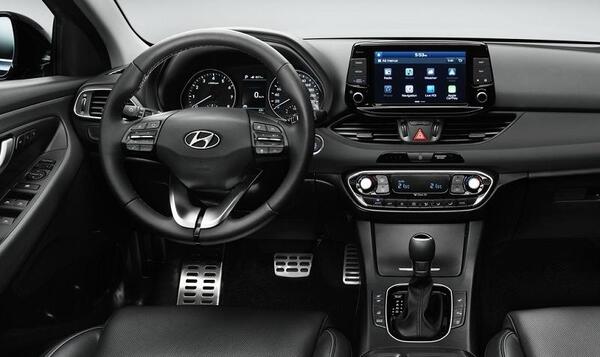 عکس هیوندای i30