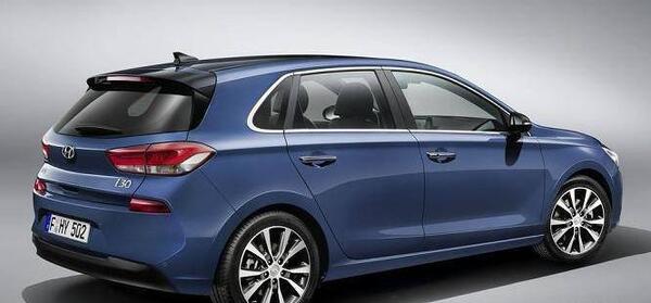 عکس هیوندای i30