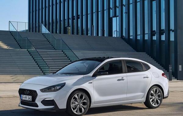 عکس هیوندای i30