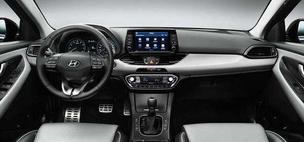 عکس هیوندای i30