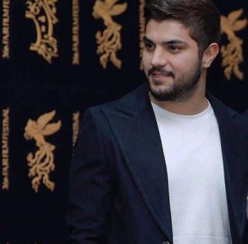 عکس سینا مهراد و خواهرانش