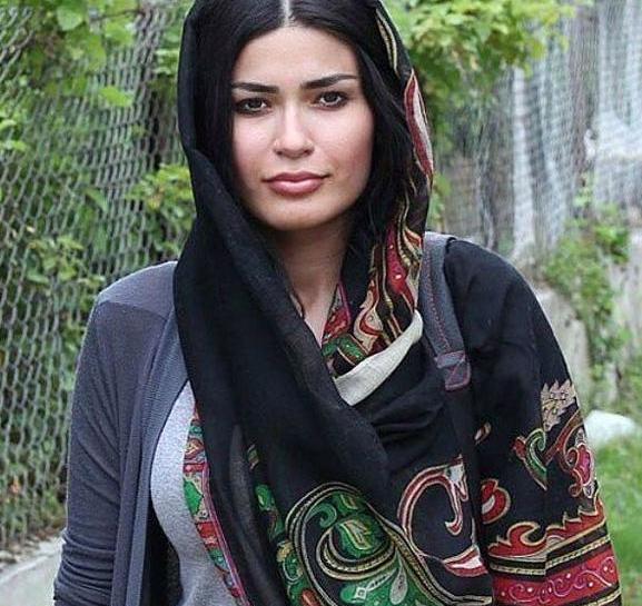 عکس شیوا طاهری بی حجاب