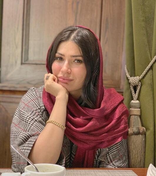 عکس شیوا طاهری بی حجاب