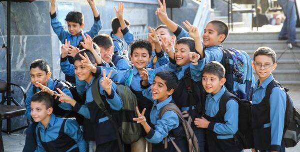 عکس شادی بچه ها در مدرسه