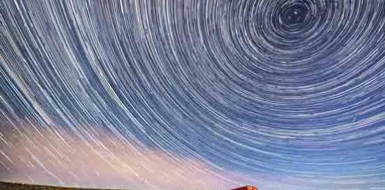 عکس شهاب سنگ در آسمان